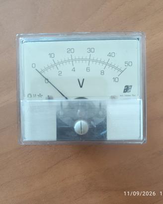 Voltmetro analogico