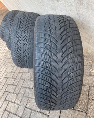Gomme invernali 225/40 R19 Nokian Snowproof