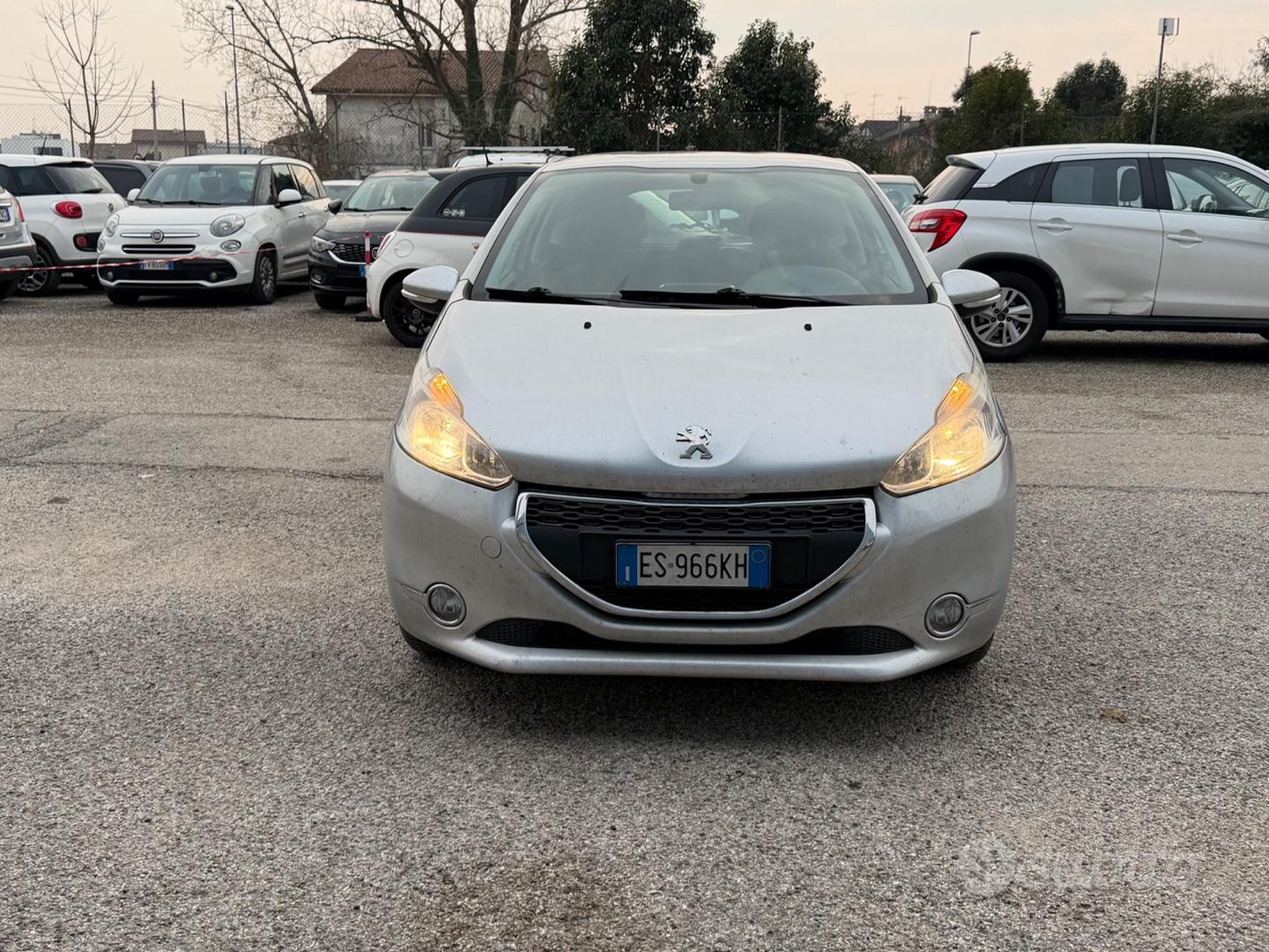 Peugeot 208 2013 photo 2