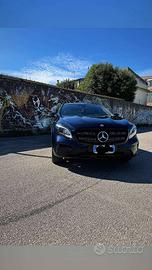 GLA MERCEDES-BENZ