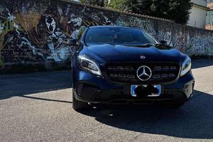 GLA MERCEDES-BENZ