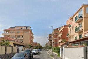 Ostia ampio monolocale arredato