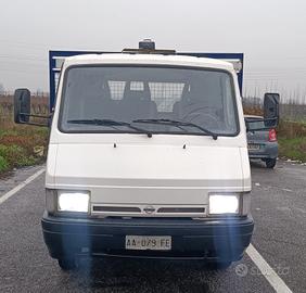 Autocarro  trasporto Uso Proprio