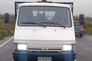 Autocarro  trasporto Uso Proprio