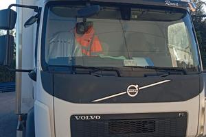 MOTRICE VOLVO FL CON GRUPPO FRIGO
