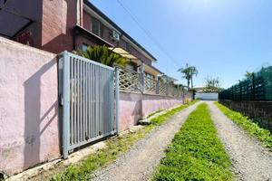 PORZIONE DI BIFAMILIARE A CISTERNA DI LATINA