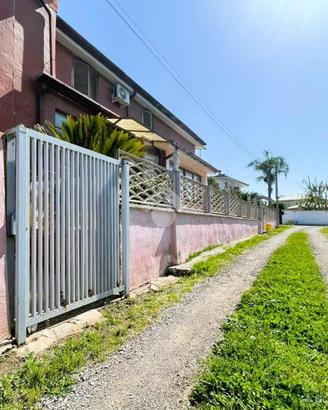 PORZIONE DI BIFAMILIARE A CISTERNA DI LATINA