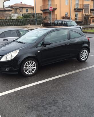 Opel corsa 1.3 diesel anno 2008 (SOLO X RI