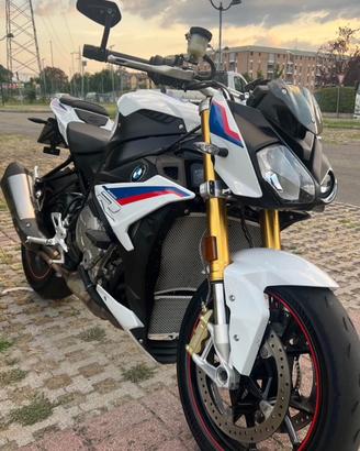 Bmw s1000r del 2018 con km 30000 circa