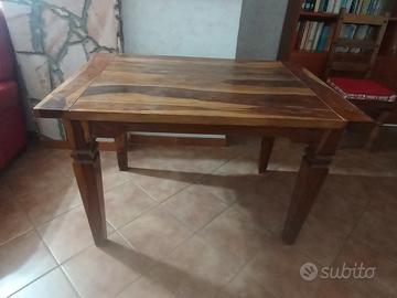 Tavolo in legno massello da sala