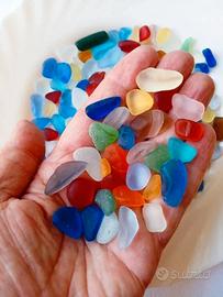 80 grammi di vetro multicolore opaco burattato