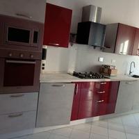 CUCINA BICOLORE BORDEAUX E GRIGIO