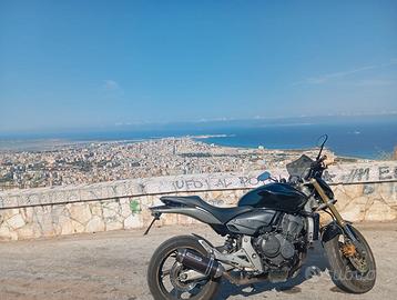Moto Hornet 600