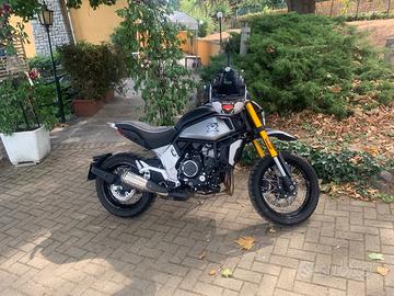 Moto cf 700