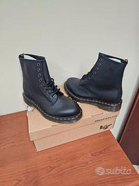 Dr. Martens 1460 W 8 Eye Boot – Anfibi Donna