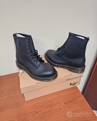 Dr. Martens 1460 W 8 Eye Boot – Anfibi Donna
