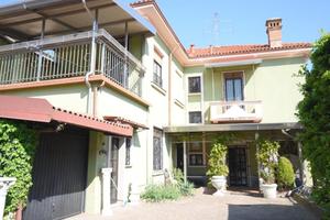 VILLA SINGOLA A SEREGNO