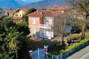 VILLA SINGOLA A ALMESE