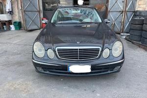 Ricambi Mercedes-Benz E220 CDI 150cv del 2002