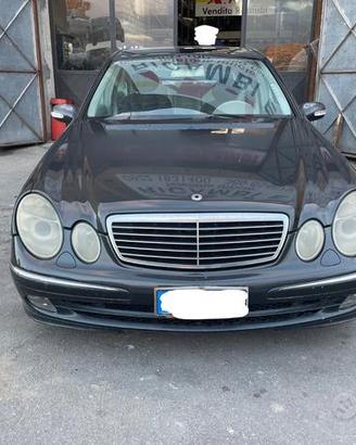 Ricambi Mercedes-Benz E220 CDI 150cv del 2002