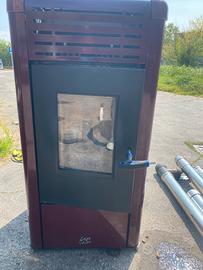 Stufa a pellett 10.41 kw usato come nuova