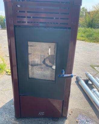 Stufa a pellett 10.41 kw usato come nuova