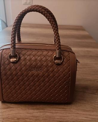 BORSA LIU JO MODELLO BETTER INTRECCIATO MARRONE