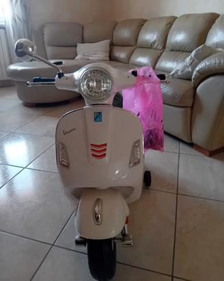 Vespa giocattolo ricaricabile