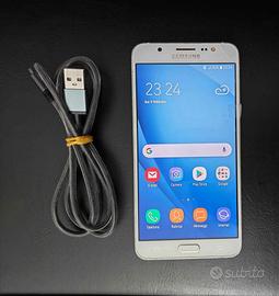 Samsung j7 2016 più cavo di ricarica rapida.