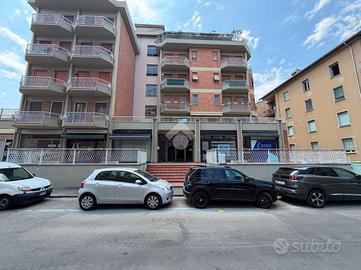 2 LOCALI A PARMA