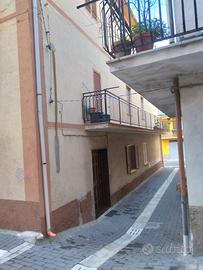 3 appartamenti o casa intera indipendente