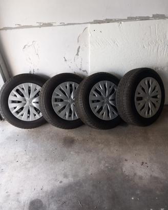 Gomme e cerchi invernali yaris 185/65/15