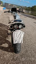 SUZUKI GSR 600.