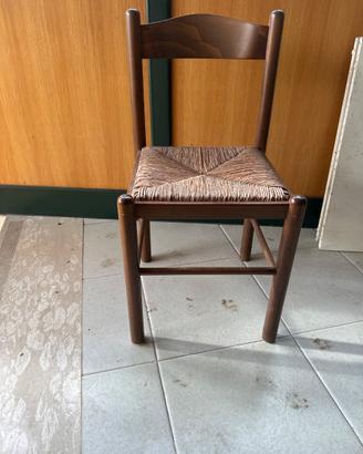 Sedie legno e paglia