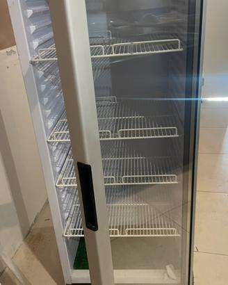 Frigorifero a vetrina