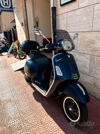 Piaggio Vespa 310 GTS hpe Super Tech