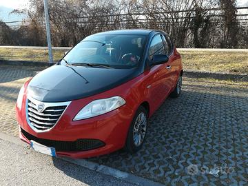 Lancia ypsilon 1.4 anno 2012