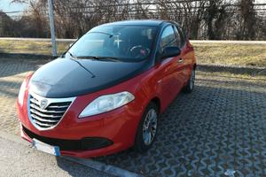 Lancia ypsilon 1.4 anno 2012
