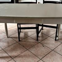 Tavolo bianco cucina