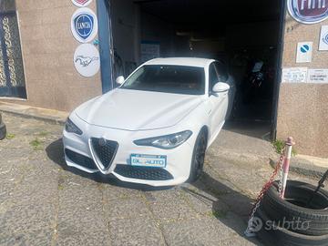 Alfa Romeo Giulia 2.2 Turbodiesel 210 CV AT8 AWD Q