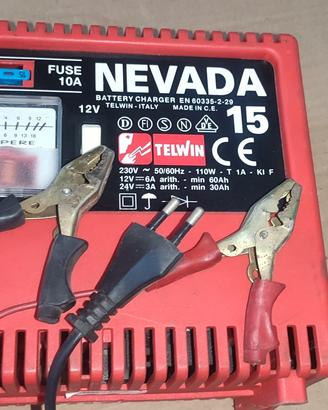 caricatore batteria auto 