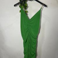 Vestito verde con spalline a catena dorate