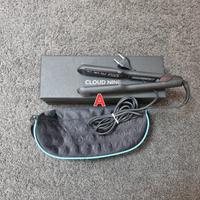A mini piastra capelli Cloud Nine nuova

 C9-L 1.2