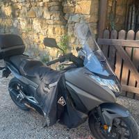 Honda integra 750