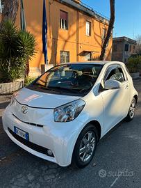 TOYOTA iq high collection - 2011