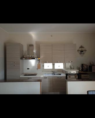 cucina e parete attrezzata 