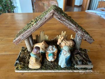 Presepe in ceramica e vero legno