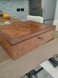 portagioie in radica di noce.