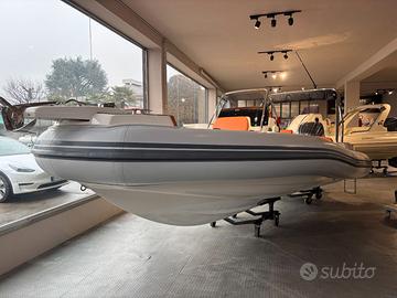 Marlin 24x + Yamaha 250 Cv. 4,2 litri V6