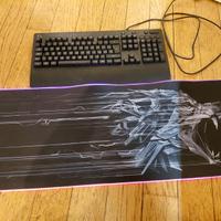 Set tastiera, tappettino RGB e mouse per gaming